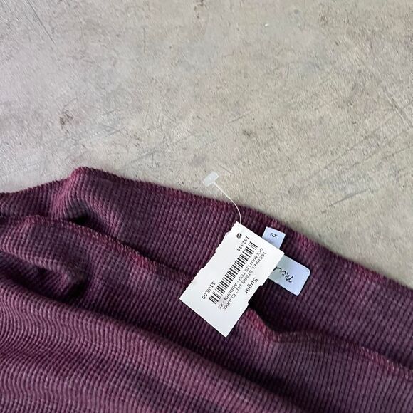 NWT Michael Stars Burgundy and purple long sleeve top with a relaxed fit #indie - Picture 2 of 2